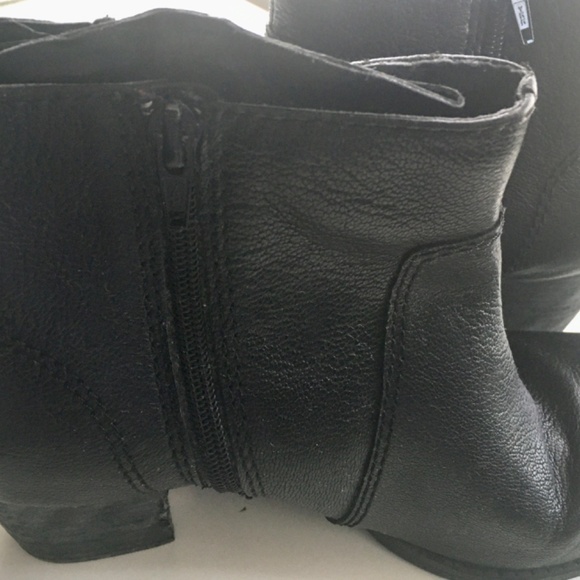 Nine West Black Ankle Boots - Picture 2 of 4